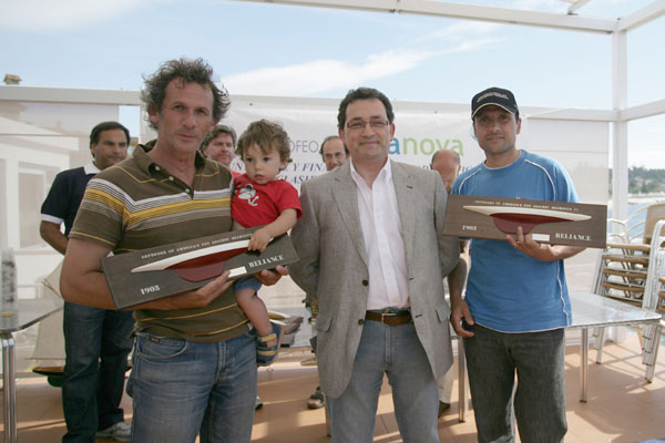 Trofeo Caixanova de Platu 25 y Catamaranes a Vela que organiza el Club Marítimo de Canido