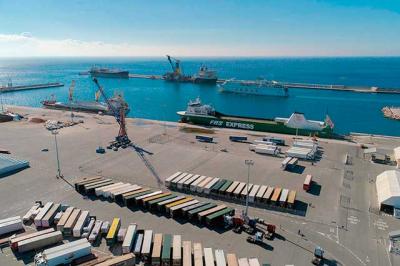  FRS transporta una cifra récord de camiones en su línea entre Motril y Tanger Med 