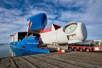 Siemens presenta el primero de sus dos buques especiales para el transporte de aerogeneradores 