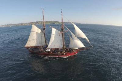El barco escuela 'ATYLA' llega a Cartagena