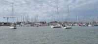 La flota de “El Camino a vela” preparada para izar velas en el Puerto de La Rochelle