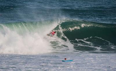 El mejor surfer local de Mundaka acompañará a Aritz Aranburu y su equipo en el Red Bull Rivals