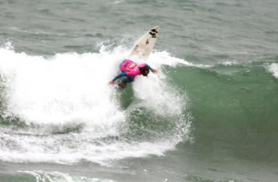 Hawaii repunta en el Quiksilver ISA World Junior Surfing Championship