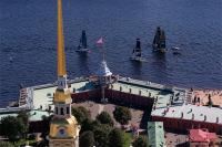 Alinghi gana en San Petersburgo y disminuye la ventaja con Oman Air en la clasificación general de Extreme Sailing Series™