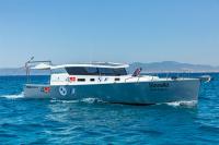 Fotografía del barco eléctrico solar "Stenella".  © Laura G. Guerra/Copa del Rey MAPFRE