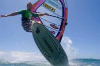 El campeón de Europa en Freestyle, Antxon Otaegui, abre su propia escuela de windsurf en Lanzarote
