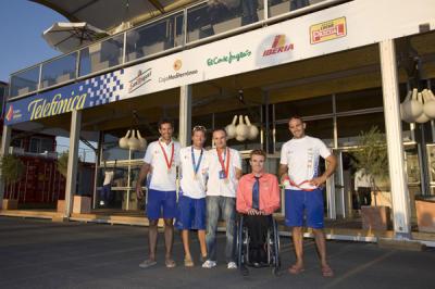  El equipo Telefonica recibe el apoyo de los paralimpicos