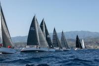 32º Trofeo SAR Princesa de Asturias de Cruceros. Vientos suaves entre 6 a 10 nudos en la primera jornada de competición.