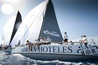 El Adrián Hoteles se estrena en el Trofeo Conde de Godó con un barco ganador