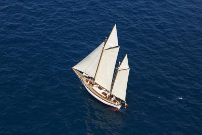 El Gipsy, el barco insignia de la Fundación Vela Clásica de España, vuelve a la Regata Puig Vela Clàssica en su XVI Edición