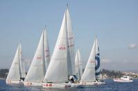 La Liga de Cruceros del Club de Yates de Baiona cierra su segunda vuelta con un podio apretado en la tercera plaza