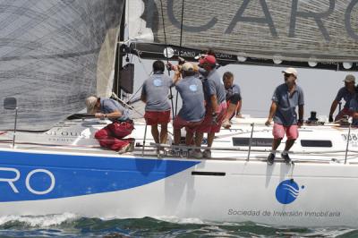 Maratoniana regata larga en el Cto. de España de 570 para el Icaro