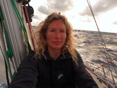 Día 185: ¡Navegante solitaria mujer liderando la Golden Globe!