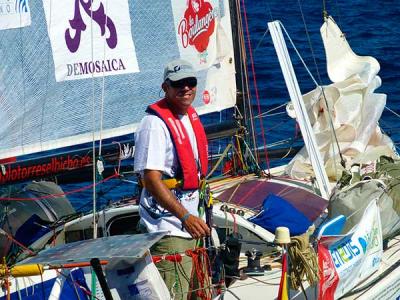 Un sueño cumplido.Pablo Torres Barragán llega a Martinica después de un mes de navegación en solitario en la Mini Transat 2017