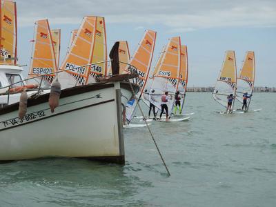 Puerto Real acoge los campeonatos de Andalucía de Windsurf